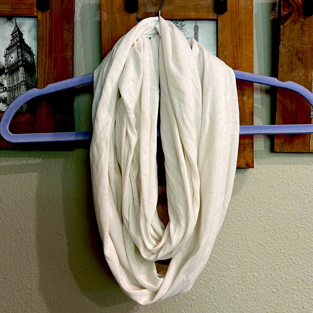 White infinity scarf
